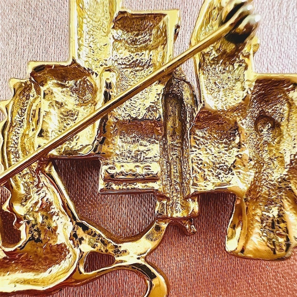Vintage A.J.C. Dragon & Castle Brooch Pin Gold Tone Clear Rhinestone - Picture 4 of 7